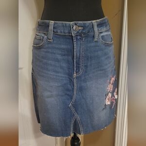 SEVEN7 Denim Floral Embroidered Skirt With Frayed Hem, Size 6